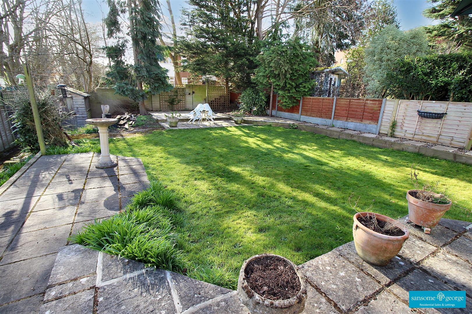 4 bed property in Weald Rise, Reading